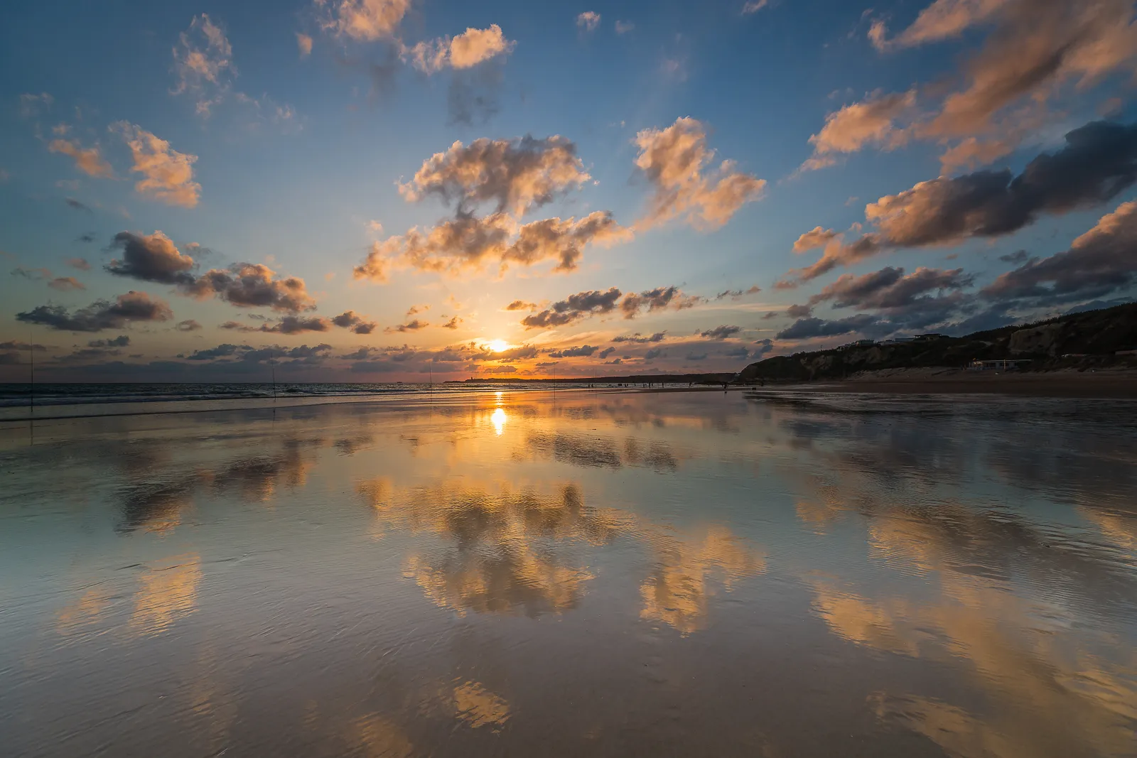Atardecer sobre la playa de Conil de la Frontera